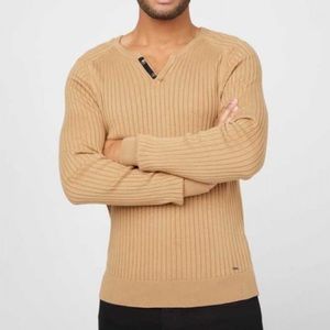 Guess Men’s Sean slit Sweater tee